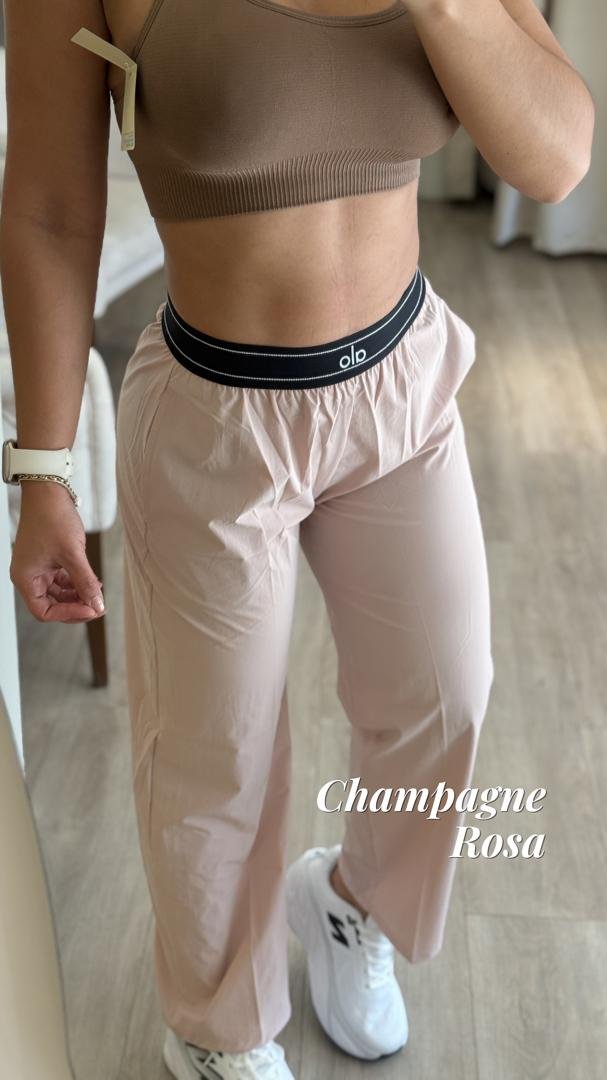 Pantalón Alo  Wide Leg "Champagne Rosa"