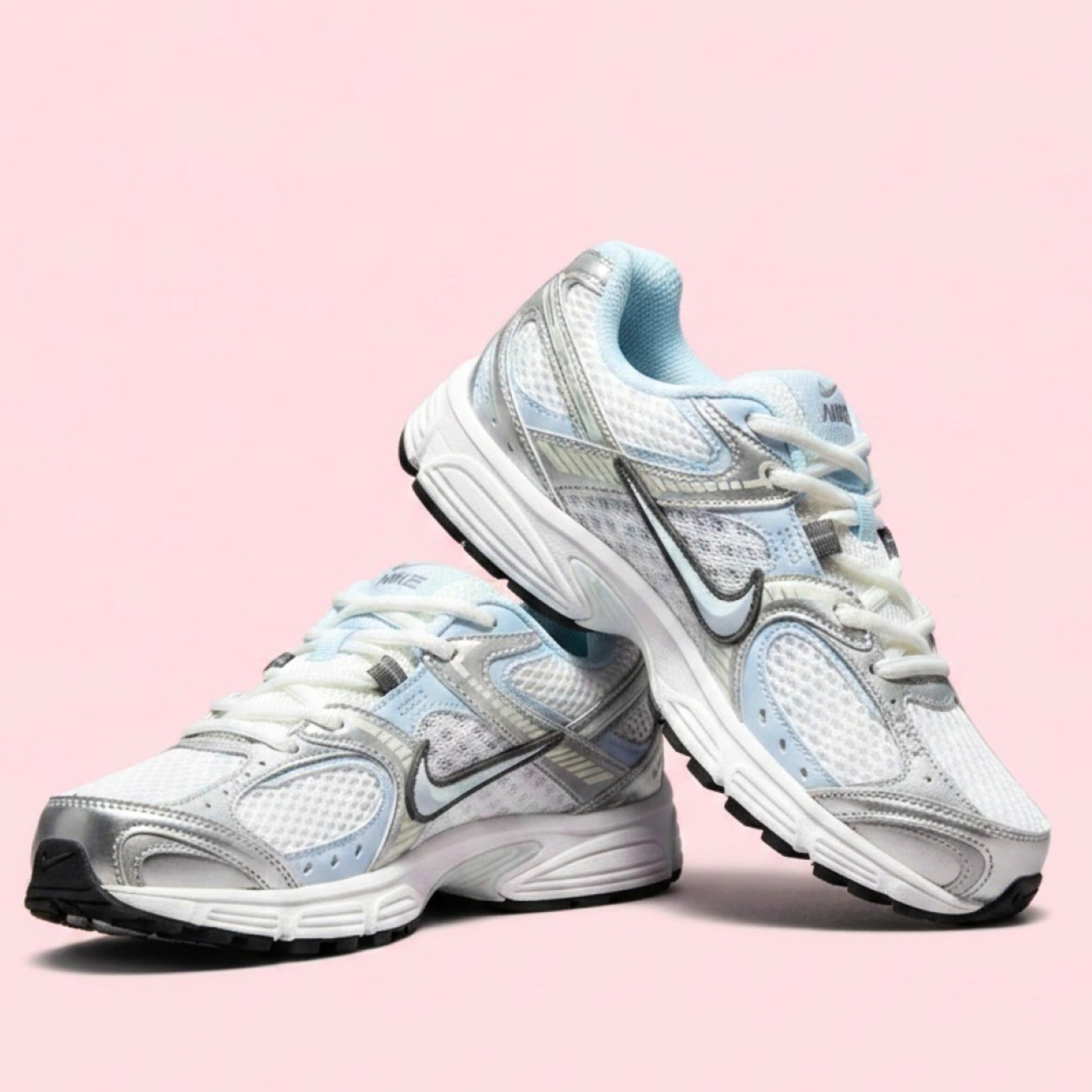 Nike P-6000 Metallic Blue: Estética Runner de los 2000