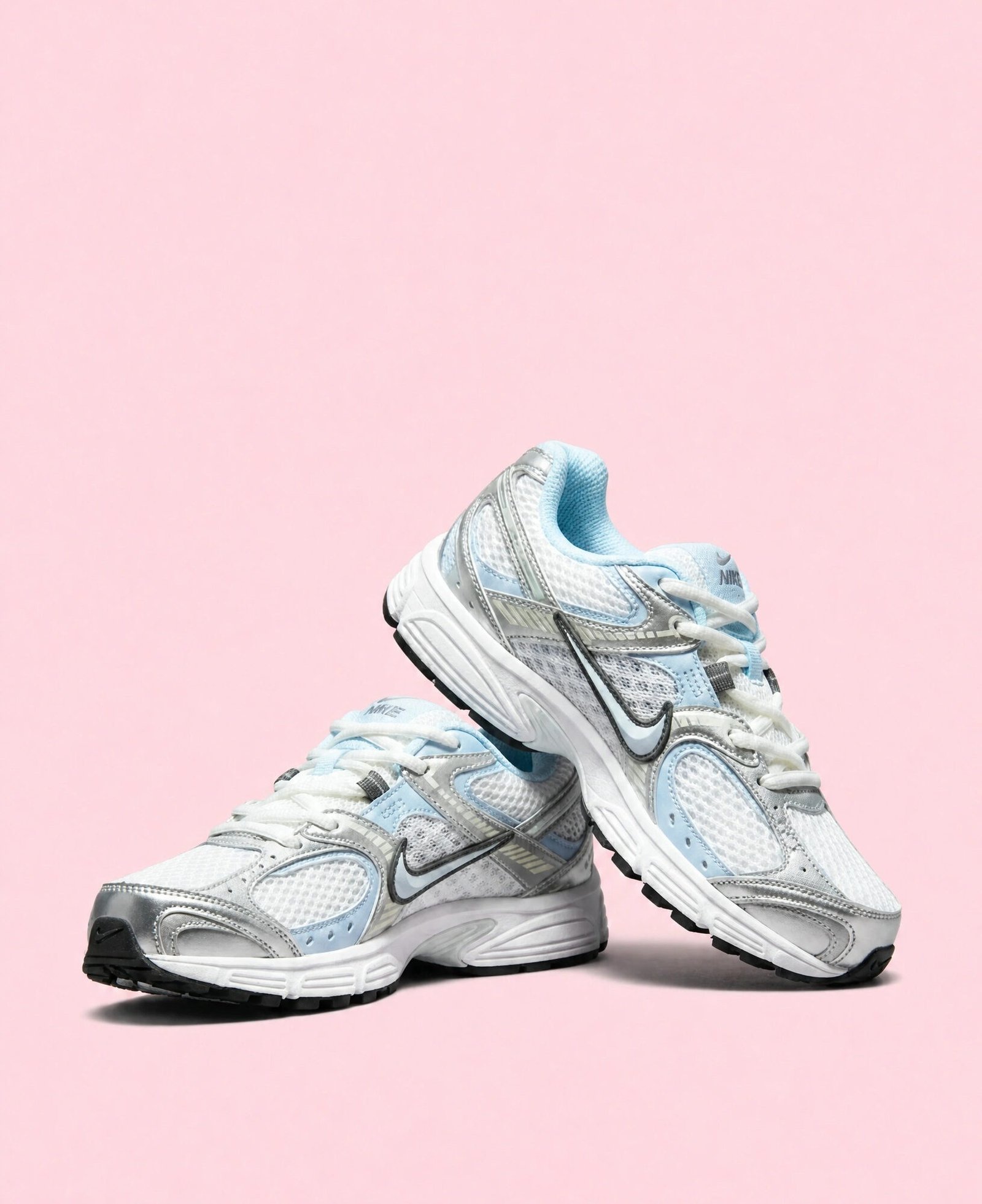 Nike P-6000 Metallic Blue: Estética Runner de los 2000