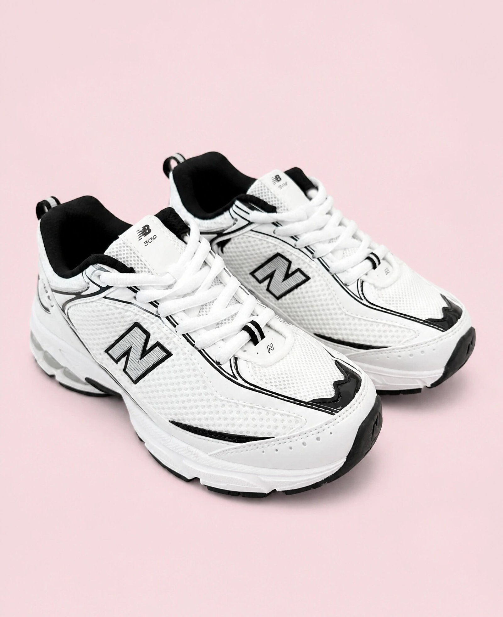New Balance 530 White & Black: El Retro-Running