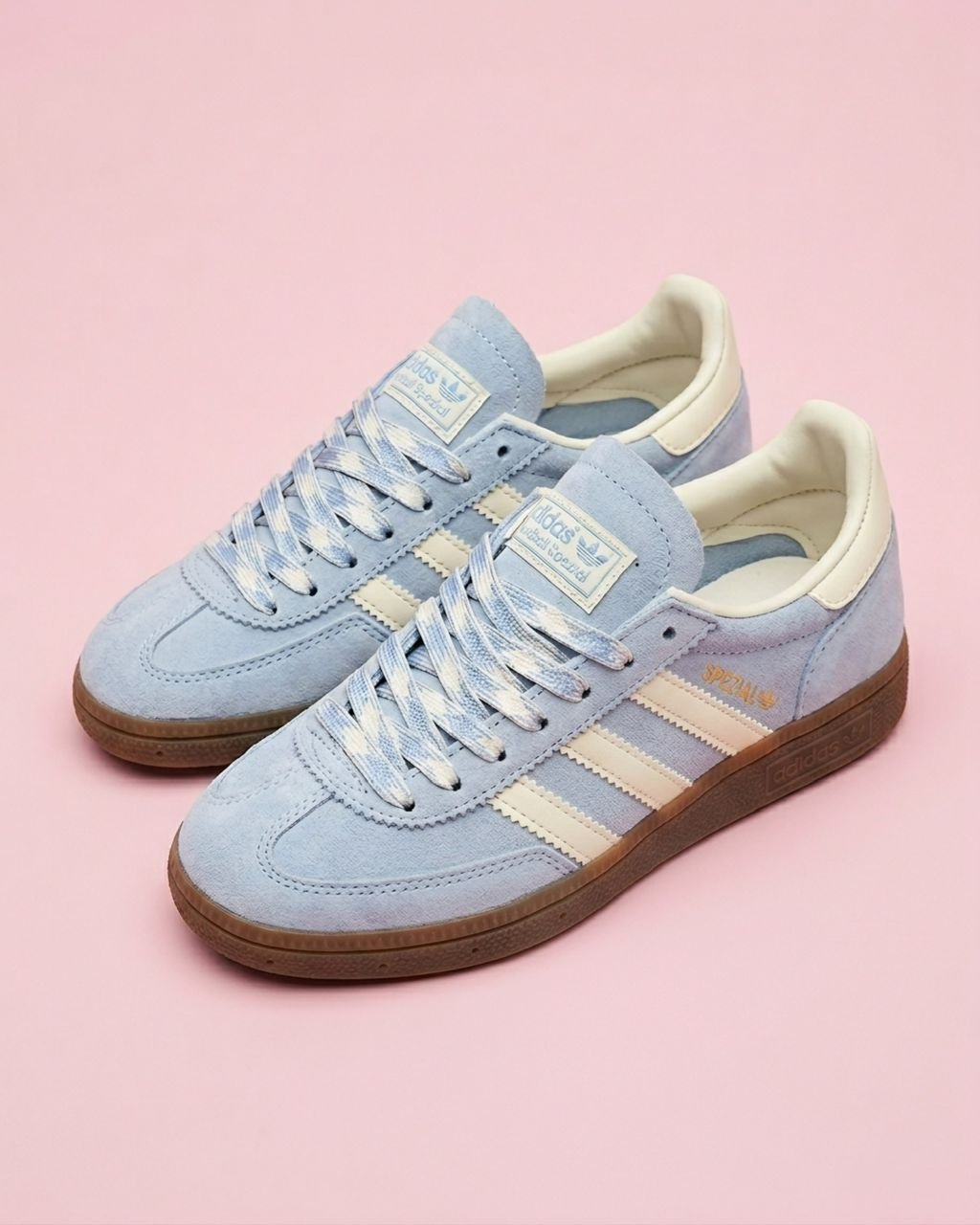 Spezial Light Blue: Un Ícono en Tonos Pastel