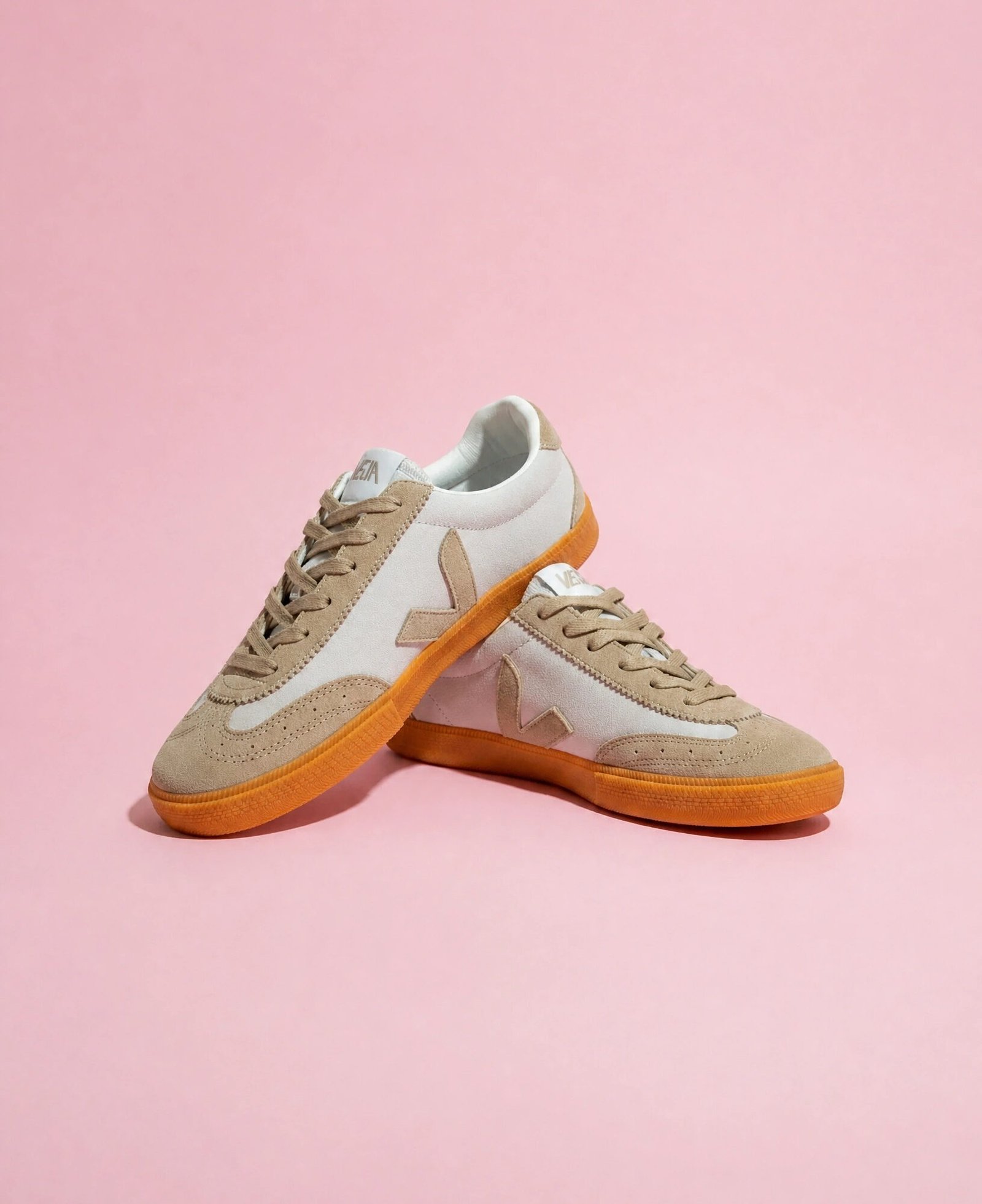 Veja Volley "White Natural Gum"