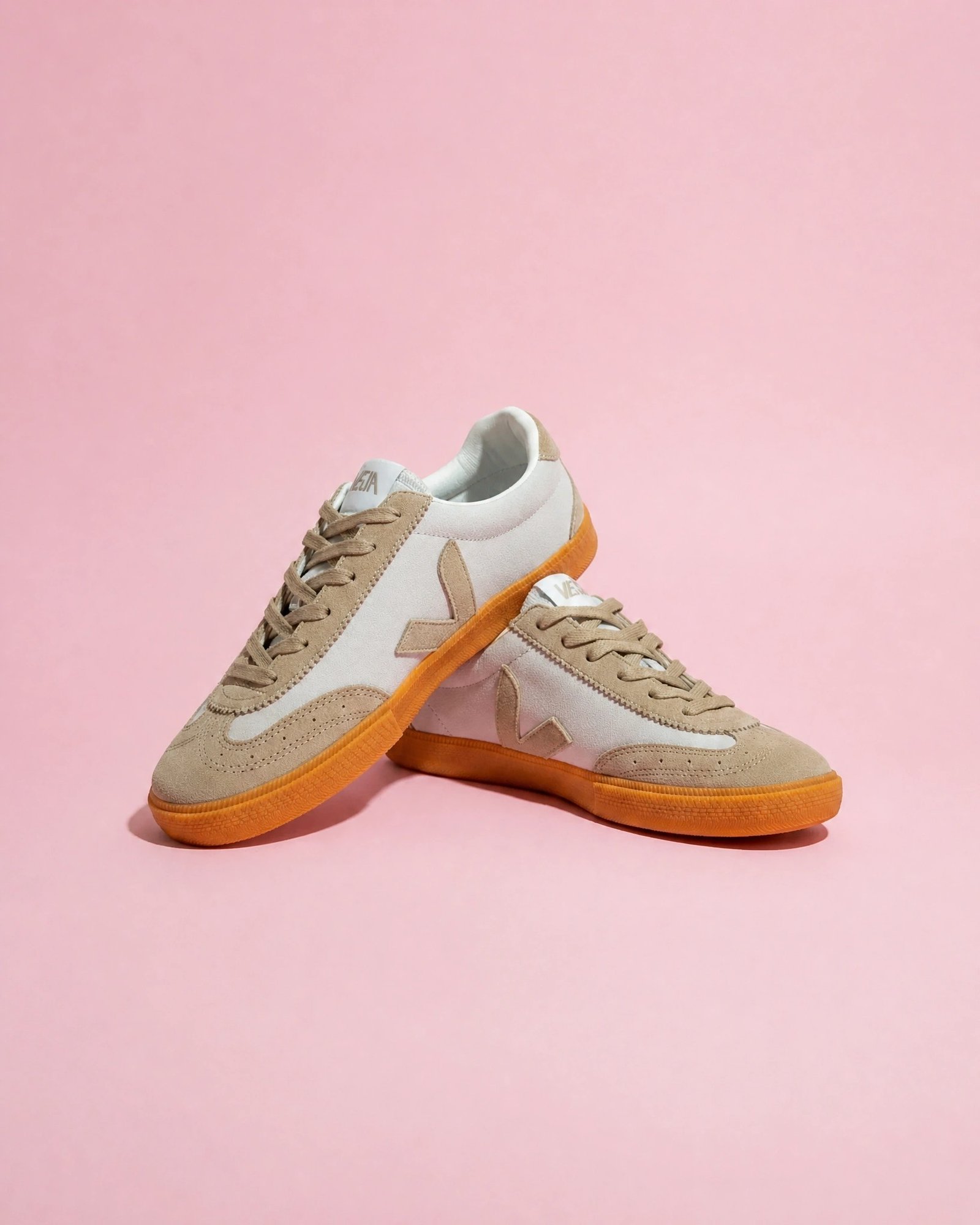 Veja Volley "White Natural Gum"