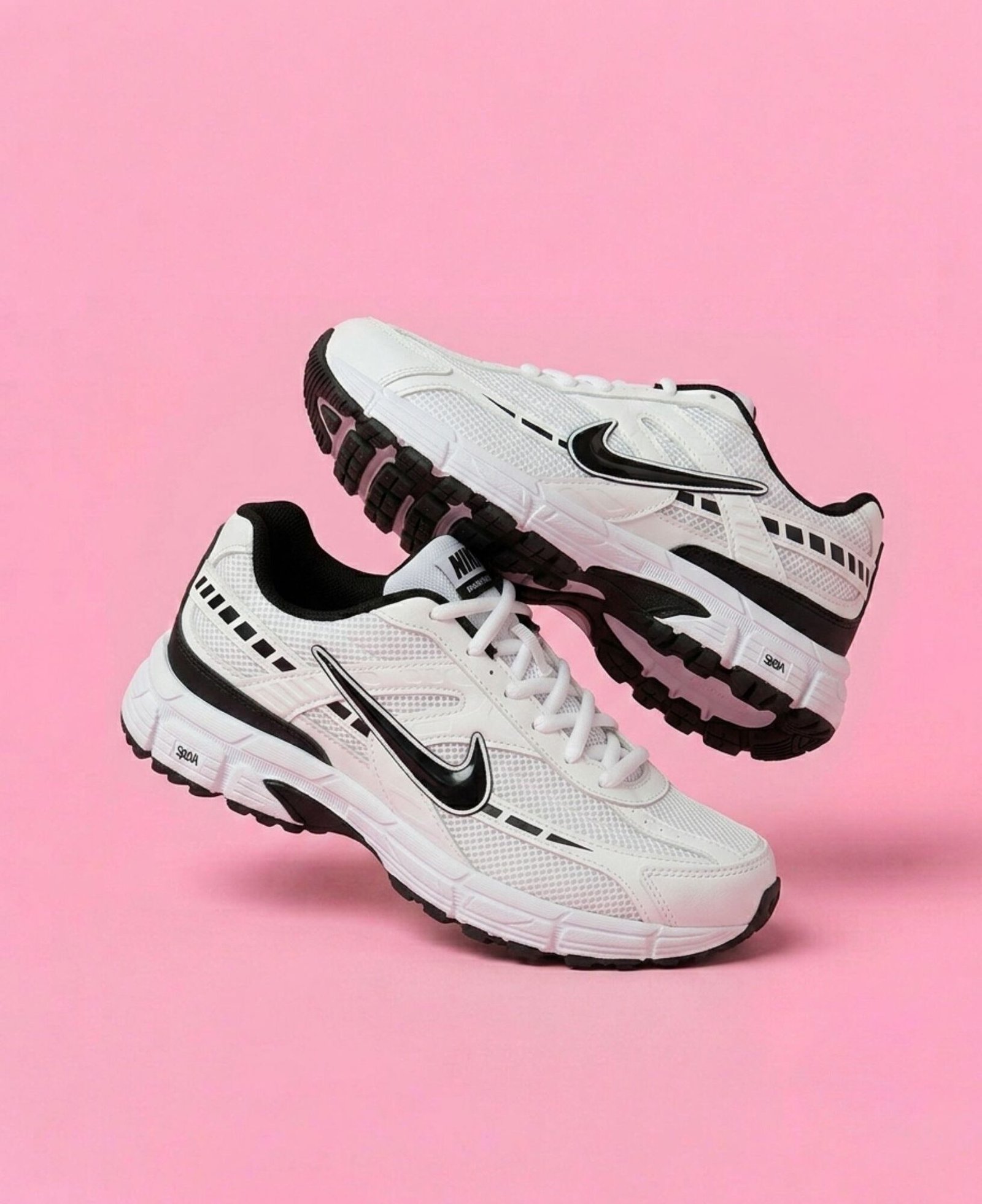 Nike V5 RNR "White & Black"