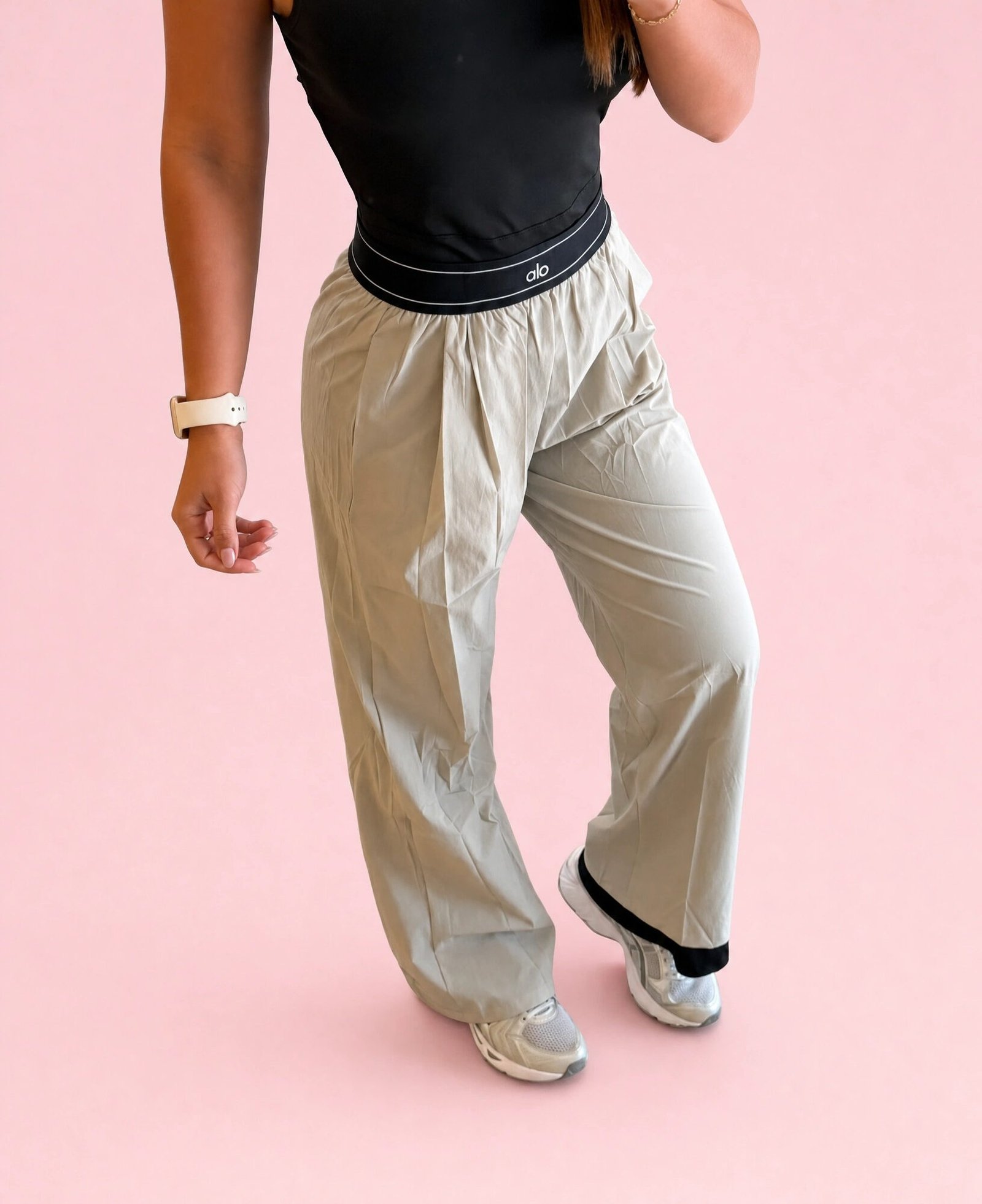 Pantalón de Lona Ligero Alo Yoga Wide-Leg – Beige Arena